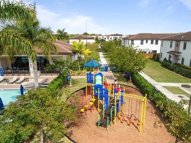 325 NE 208th Ter, Miami, FL 33179