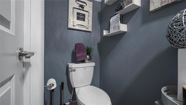 325 NE 208th Ter, Miami, FL 33179