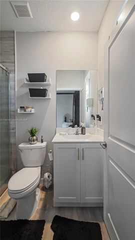 325 NE 208th Ter, Miami, FL 33179