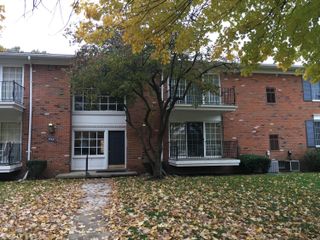 444 N Fox Hills N 7, Bloomfield Twp, MI 48304