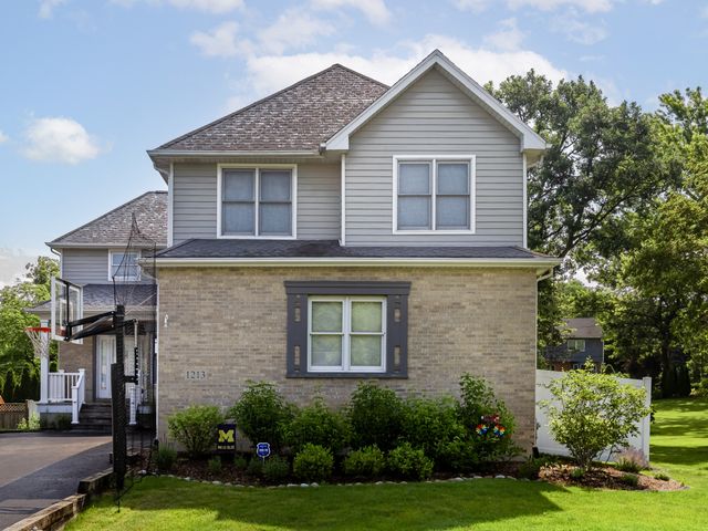 1213 Prairie Avenue, Barrington, IL 60010