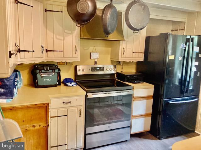 1 WINDY HILL LN, Mohnton, PA 19540