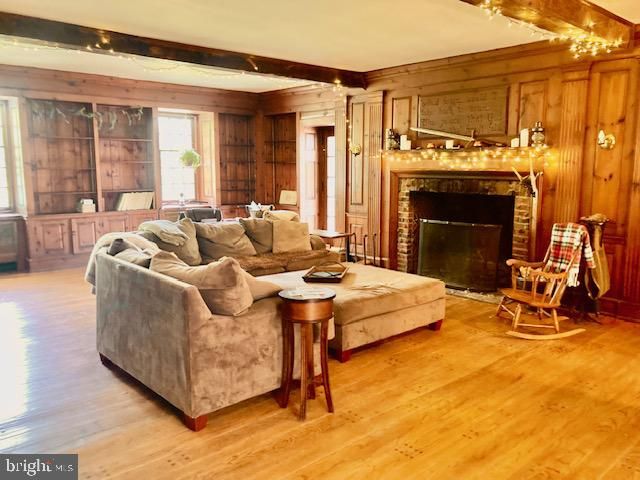 1 WINDY HILL LN, Mohnton, PA 19540