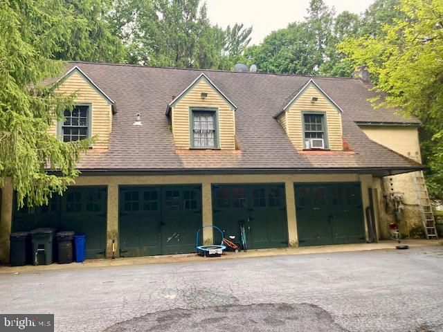 1 WINDY HILL LN, Mohnton, PA 19540