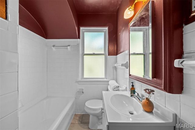7709 Saint Albans Avenue, Richmond Heights, MO 63117