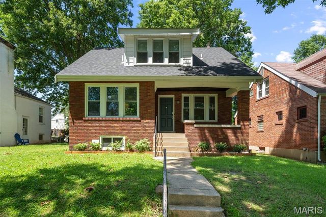 7709 Saint Albans Avenue, Richmond Heights, MO 63117
