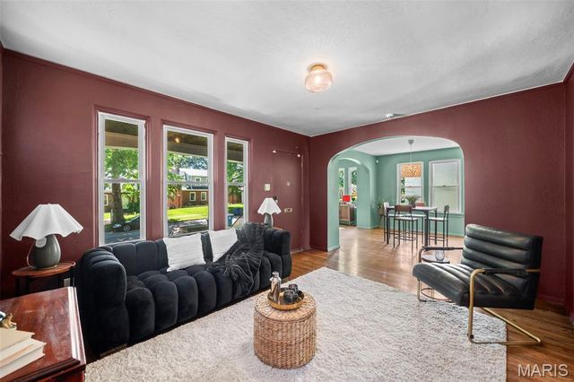 7709 Saint Albans Avenue, Richmond Heights, MO 63117