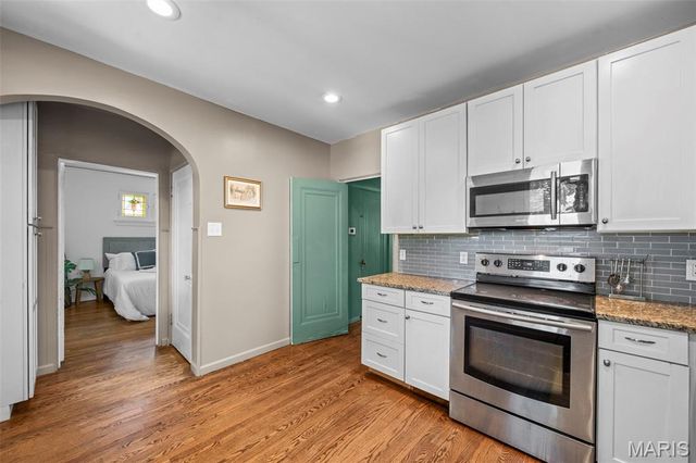 7709 Saint Albans Avenue, Richmond Heights, MO 63117