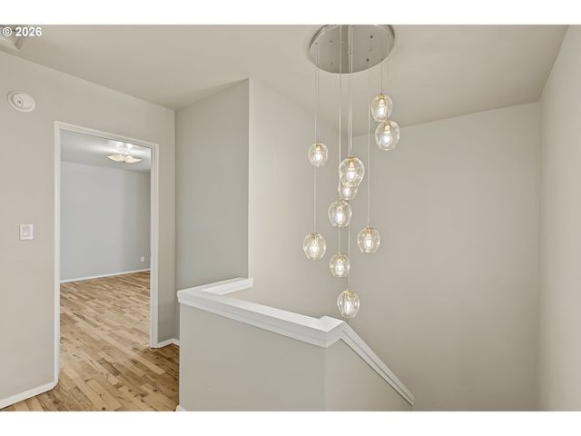 6810 Ne HANCOCK St, Portland, OR 97213