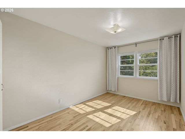 6810 Ne HANCOCK St, Portland, OR 97213