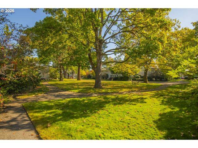 6810 Ne HANCOCK St, Portland, OR 97213