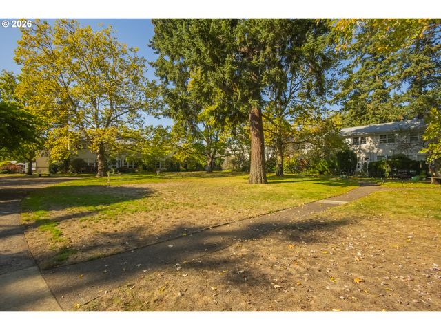 6810 Ne HANCOCK St, Portland, OR 97213