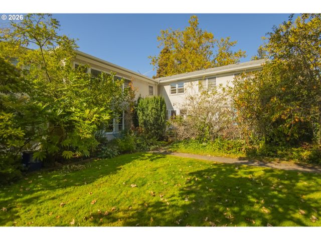 6810 Ne HANCOCK St, Portland, OR 97213