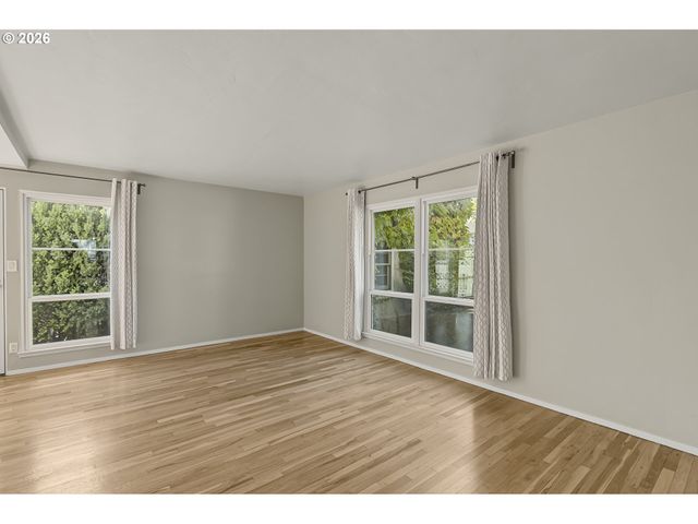 6810 Ne HANCOCK St, Portland, OR 97213