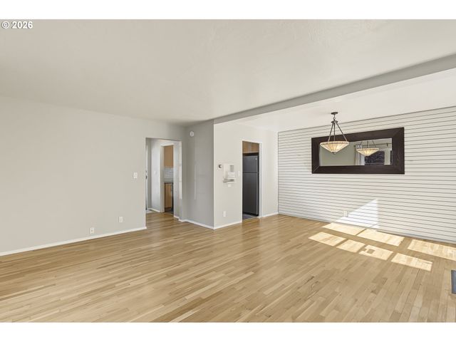 6810 Ne HANCOCK St, Portland, OR 97213
