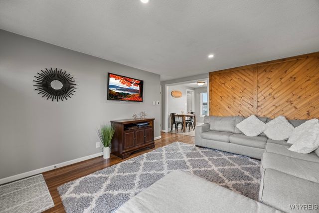 28 White Road, Cheektowaga, NY 14225