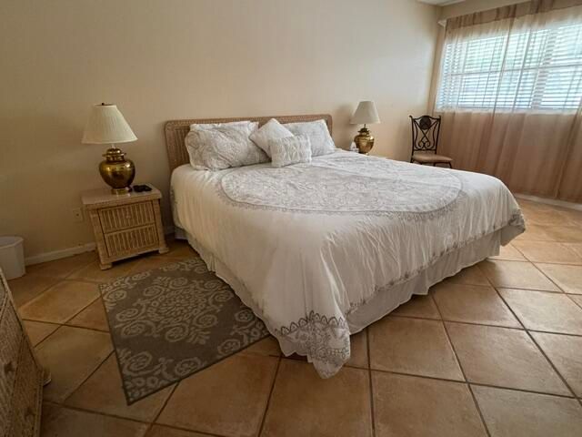 505 Prestwick Circle, Palm Beach Gardens, FL 33418