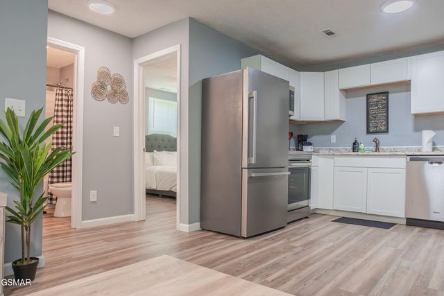 125 North Parkway, Sevierville, TN 37876