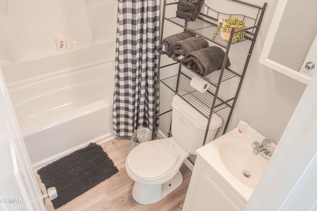 125 North Parkway, Sevierville, TN 37876