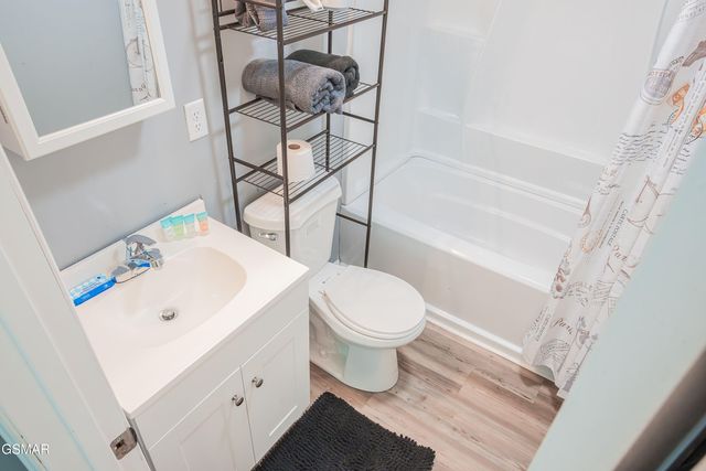 125 North Parkway, Sevierville, TN 37876