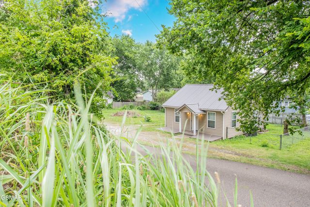 125 North Parkway, Sevierville, TN 37876