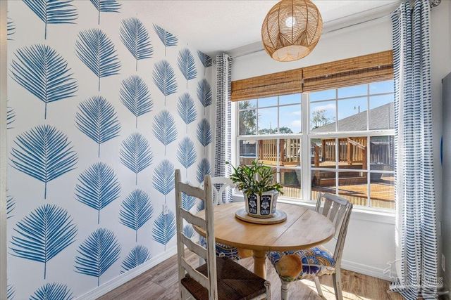 2078 Shadow Lake Dr, Gulf Breeze, FL 32563