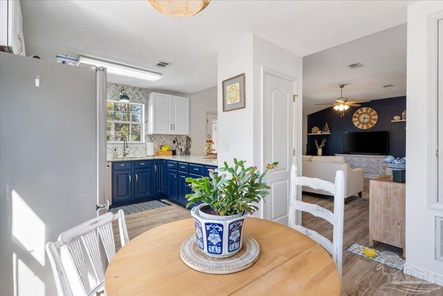 2078 Shadow Lake Dr, Gulf Breeze, FL 32563