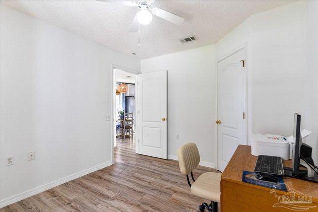 2078 Shadow Lake Dr, Gulf Breeze, FL 32563