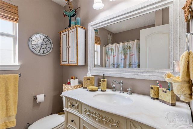 2078 Shadow Lake Dr, Gulf Breeze, FL 32563