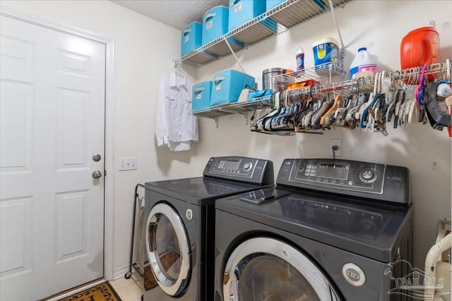 2078 Shadow Lake Dr, Gulf Breeze, FL 32563