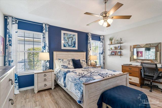 2078 Shadow Lake Dr, Gulf Breeze, FL 32563