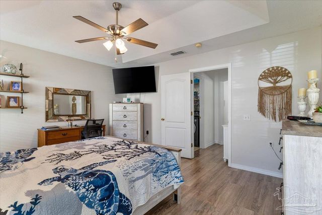 2078 Shadow Lake Dr, Gulf Breeze, FL 32563