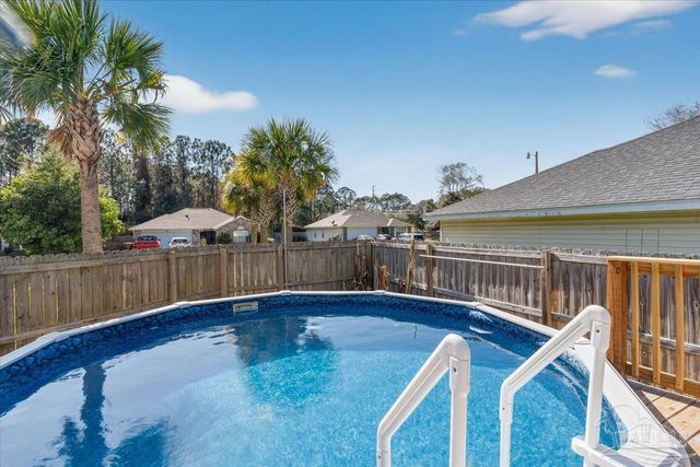 2078 Shadow Lake Dr, Gulf Breeze, FL 32563