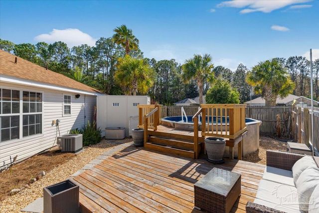 2078 Shadow Lake Dr, Gulf Breeze, FL 32563