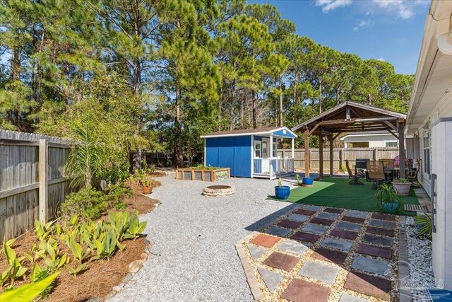 2078 Shadow Lake Dr, Gulf Breeze, FL 32563