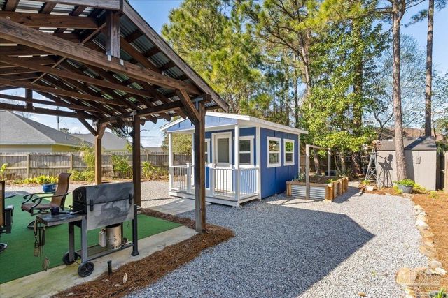 2078 Shadow Lake Dr, Gulf Breeze, FL 32563