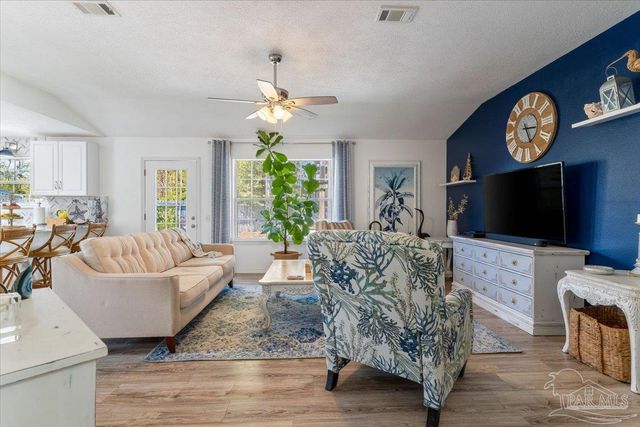 2078 Shadow Lake Dr, Gulf Breeze, FL 32563