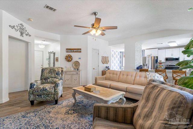 2078 Shadow Lake Dr, Gulf Breeze, FL 32563