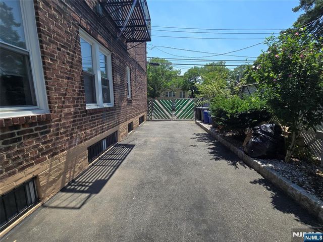 839-845 Sanford Avenue, Newark, NJ 07106