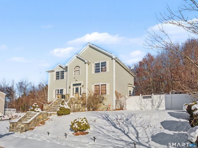 207 Ridgefield Avenue, Waterbury, CT 06705