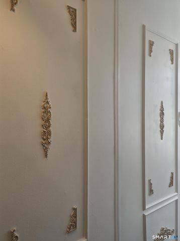 207 Ridgefield Avenue, Waterbury, CT 06705