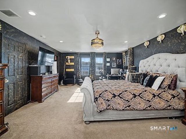 207 Ridgefield Avenue, Waterbury, CT 06705