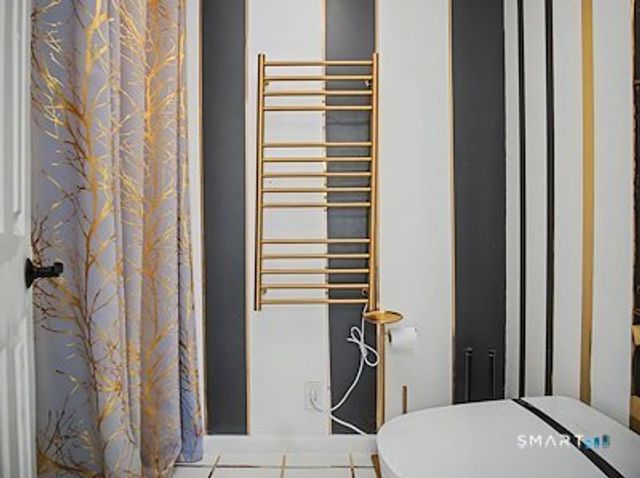 207 Ridgefield Avenue, Waterbury, CT 06705