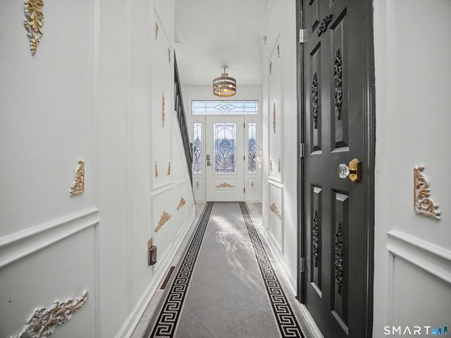 207 Ridgefield Avenue, Waterbury, CT 06705