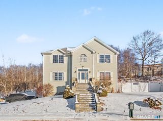 207 Ridgefield Avenue, Waterbury, CT 06705