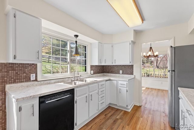 4523 N Clubview Drive, Adrian, MI 49221