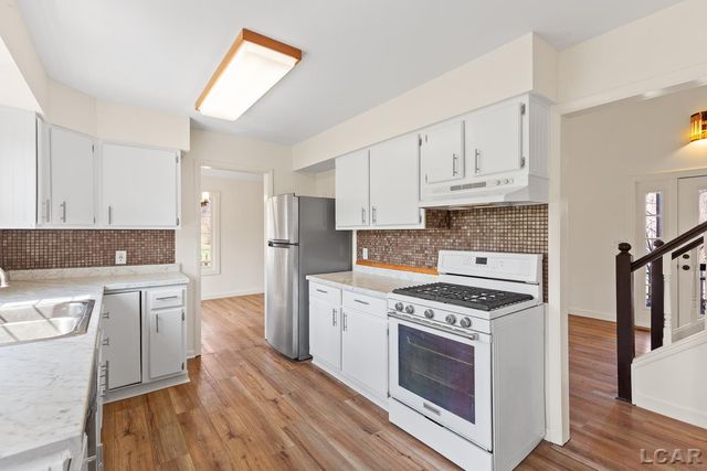 4523 N Clubview Drive, Adrian, MI 49221