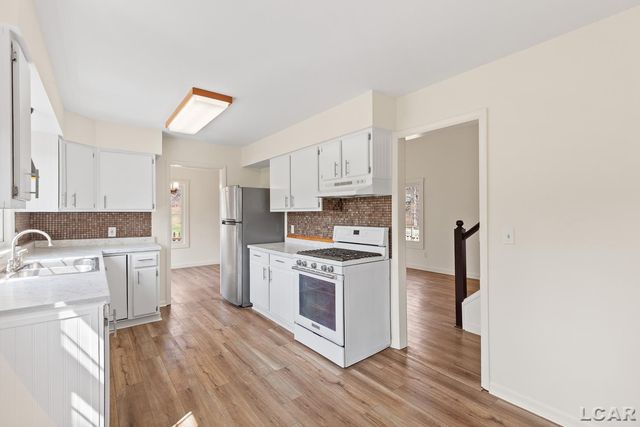 4523 N Clubview Drive, Adrian, MI 49221