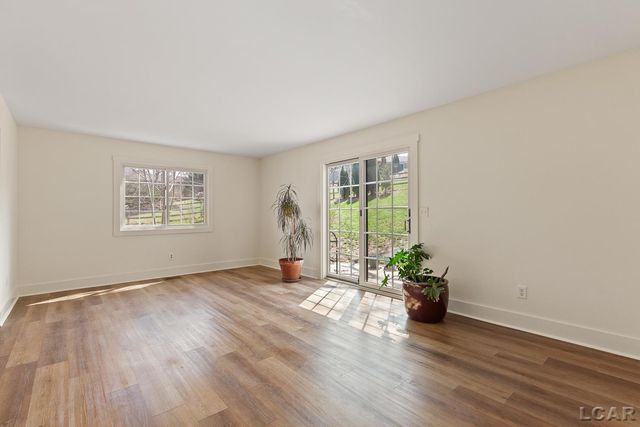4523 N Clubview Drive, Adrian, MI 49221