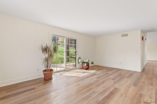 4523 N Clubview Drive, Adrian, MI 49221
